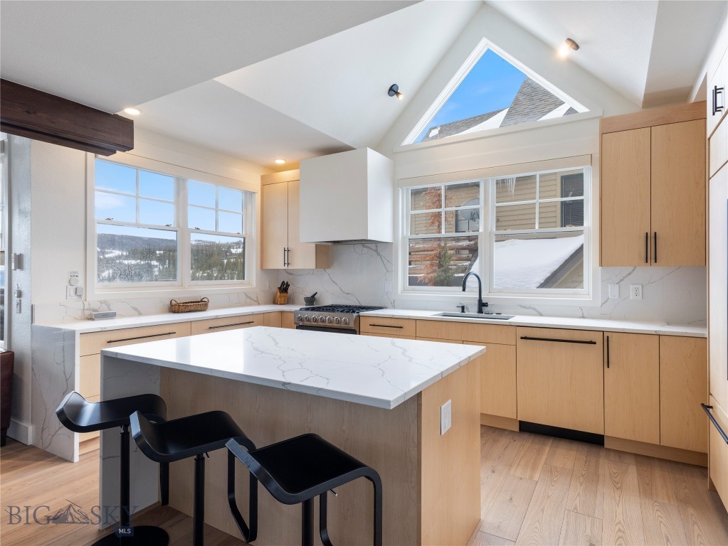 Big Sky, Montana 59716, United States, 3 Bedrooms Bedrooms, ,4 BathroomsBathrooms,Residential,Contingent,66265