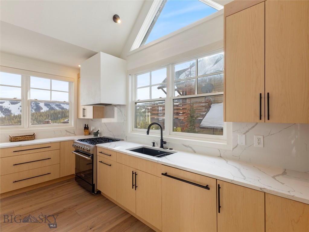 Big Sky, Montana 59716, United States, 3 Bedrooms Bedrooms, ,4 BathroomsBathrooms,Residential,Contingent,66265