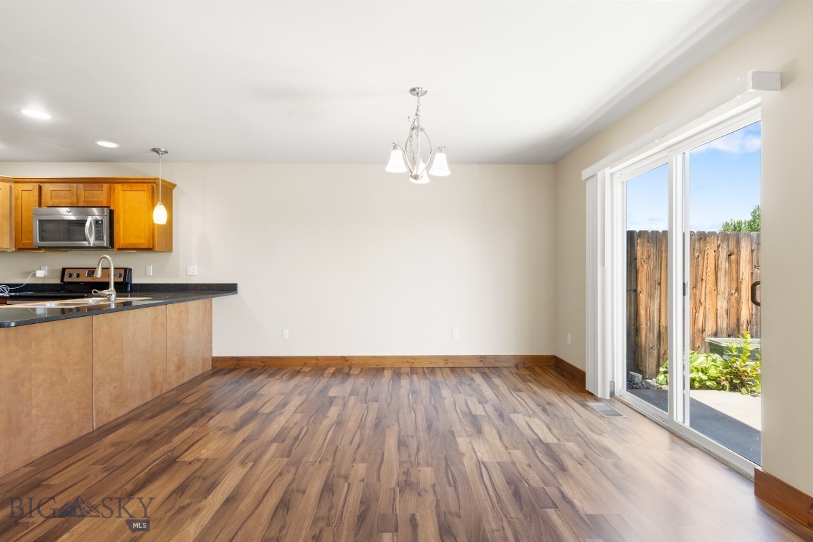 Cottage Park Lane Condos - Residential