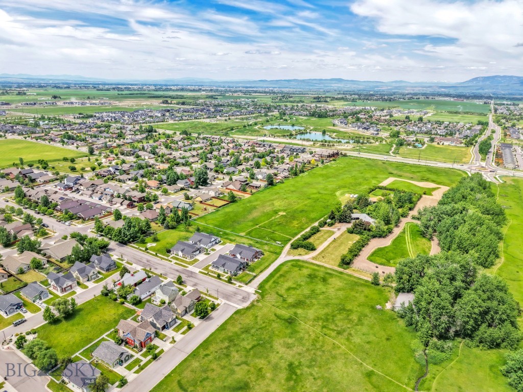 Cottage Park Lane Condos - Residential