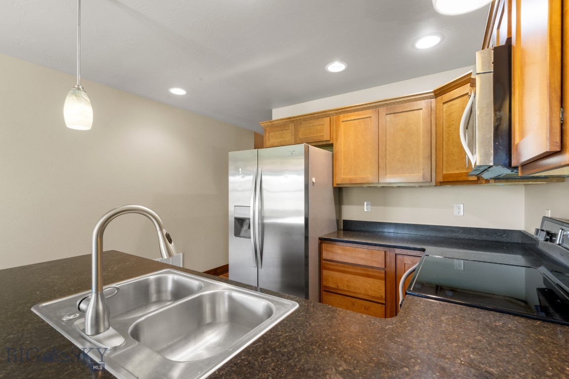 Cottage Park Lane Condos - Residential