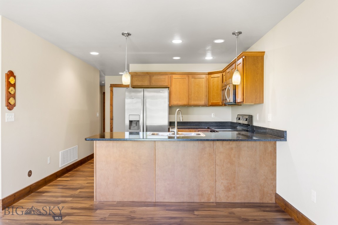 Cottage Park Lane Condos - Residential