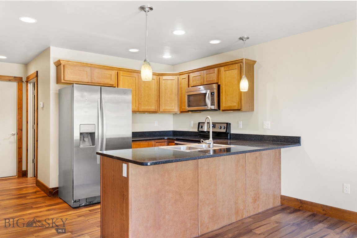 Cottage Park Lane Condos - Residential