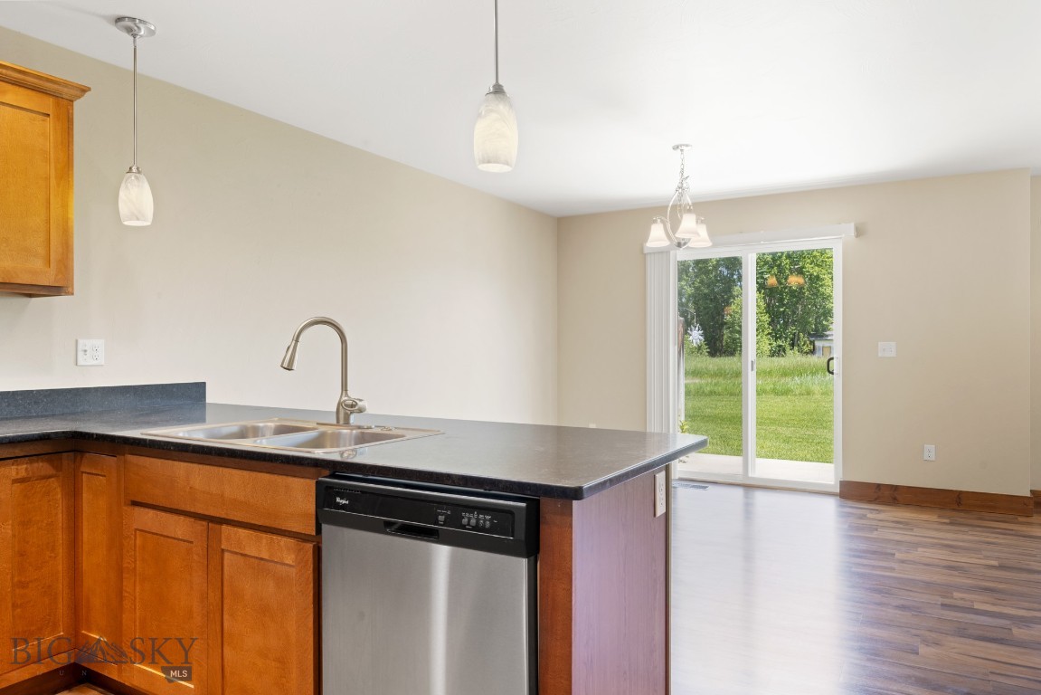 Cottage Park Lane Condos - Residential