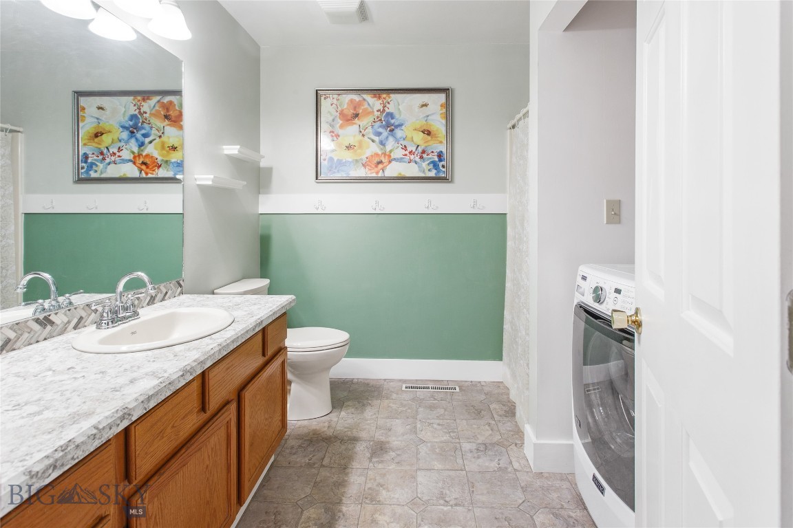 Butte, Montana 59701, United States, 3 Bedrooms Bedrooms, ,3 BathroomsBathrooms,Residential,Pending,155453