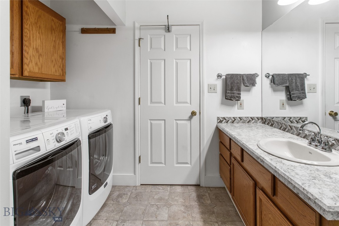 Butte, Montana 59701, United States, 3 Bedrooms Bedrooms, ,3 BathroomsBathrooms,Residential,Pending,155453