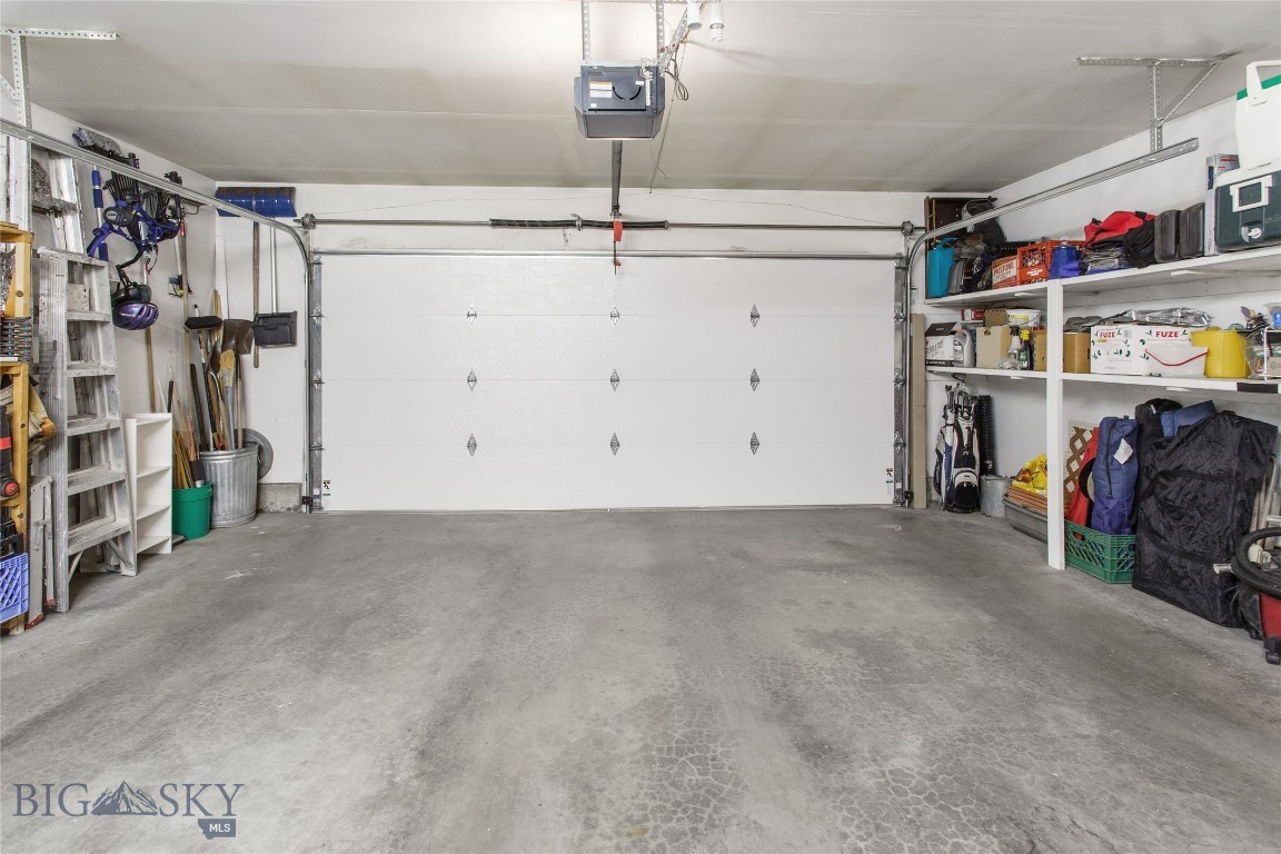 Butte, Montana 59701, United States, 3 Bedrooms Bedrooms, ,3 BathroomsBathrooms,Residential,Pending,155453