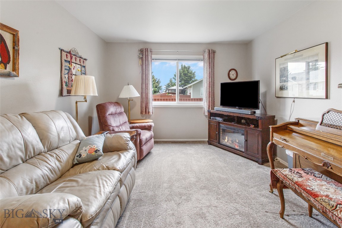 Butte, Montana 59701, United States, 3 Bedrooms Bedrooms, ,3 BathroomsBathrooms,Residential,Pending,155453