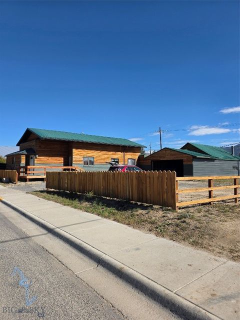 Photo of 2762 S Montana Street, Butte, MT 59701 (MLS # 406138)