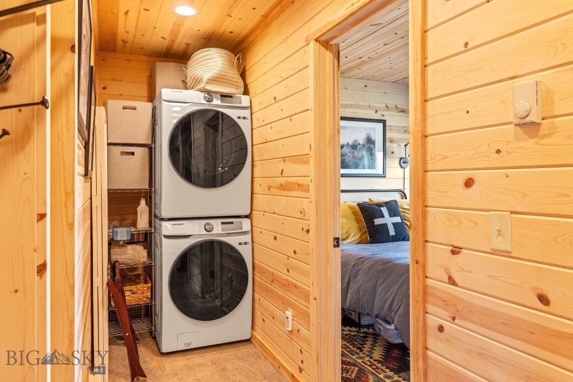 Livingston, Montana 59047, United States, 2 Bedrooms Bedrooms, ,1 BathroomBathrooms,Residential,Contingent,128428