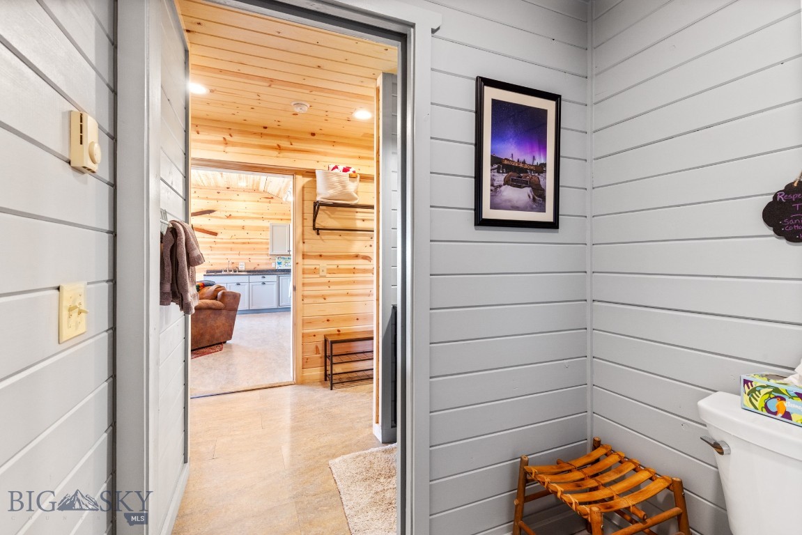 Livingston, Montana 59047, United States, 2 Bedrooms Bedrooms, ,1 BathroomBathrooms,Residential,Contingent,128428