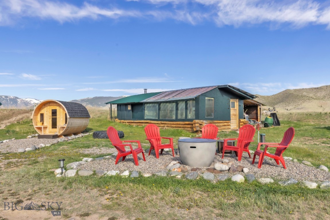 Livingston, Montana 59047, United States, 2 Bedrooms Bedrooms, ,1 BathroomBathrooms,Residential,Contingent,128428