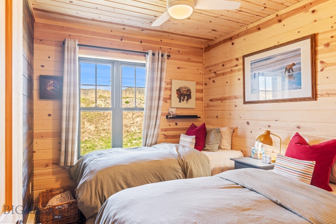 Livingston, Montana 59047, United States, 2 Bedrooms Bedrooms, ,1 BathroomBathrooms,Residential,Contingent,128428