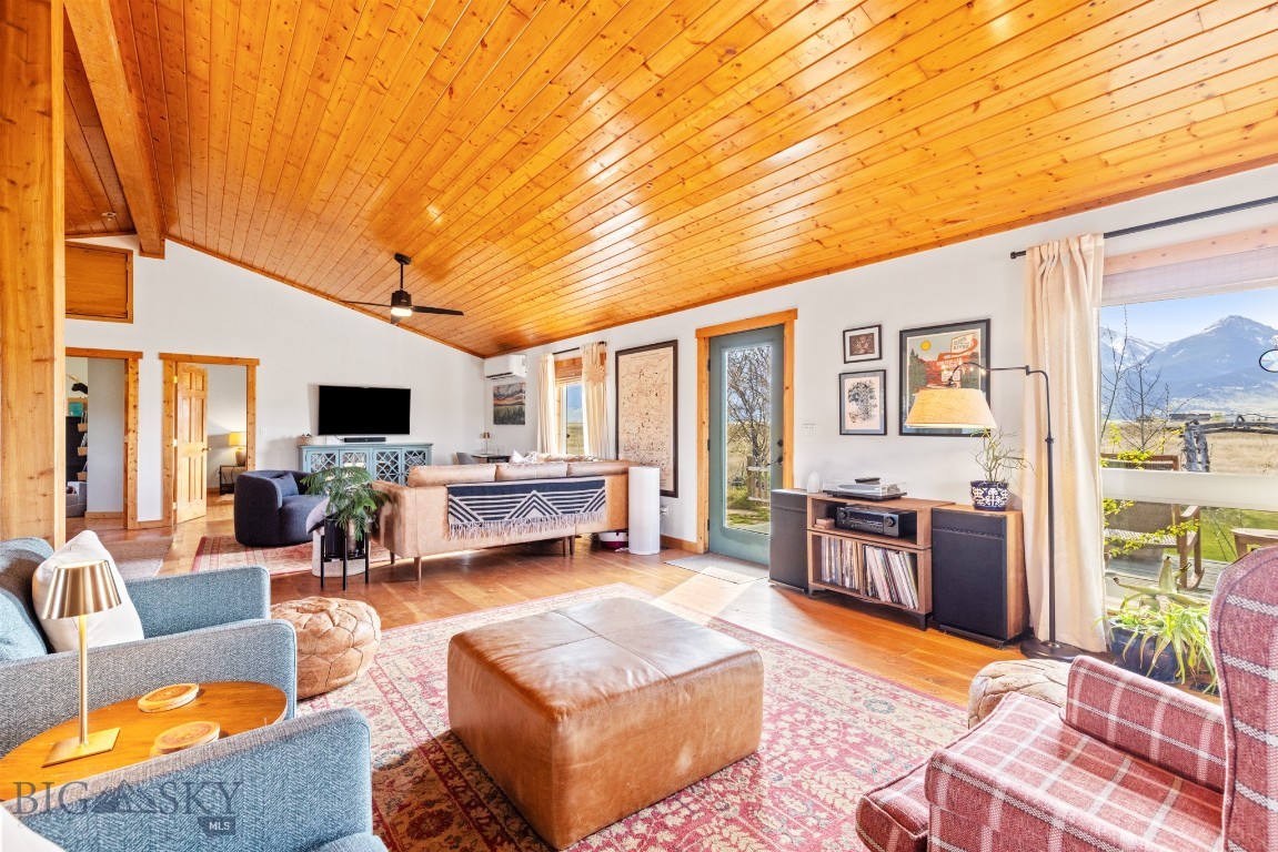 Livingston, Montana 59047, United States, 2 Bedrooms Bedrooms, ,1 BathroomBathrooms,Residential,Contingent,128428