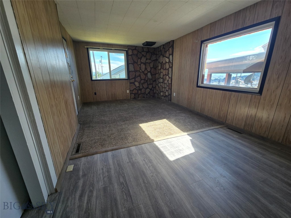 Butte, Montana 59701, United States, 1 Bedroom Bedrooms, ,1 BathroomBathrooms,Residential,Pending,164673
