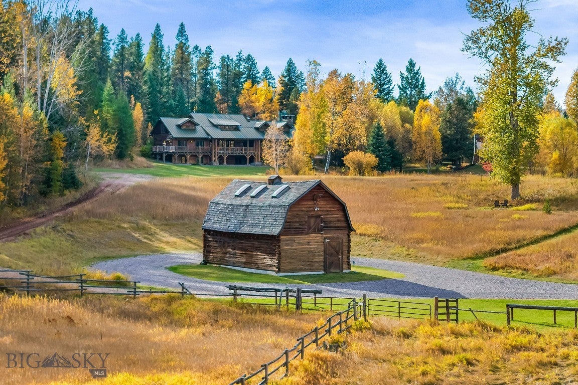 300 Desert Lodge