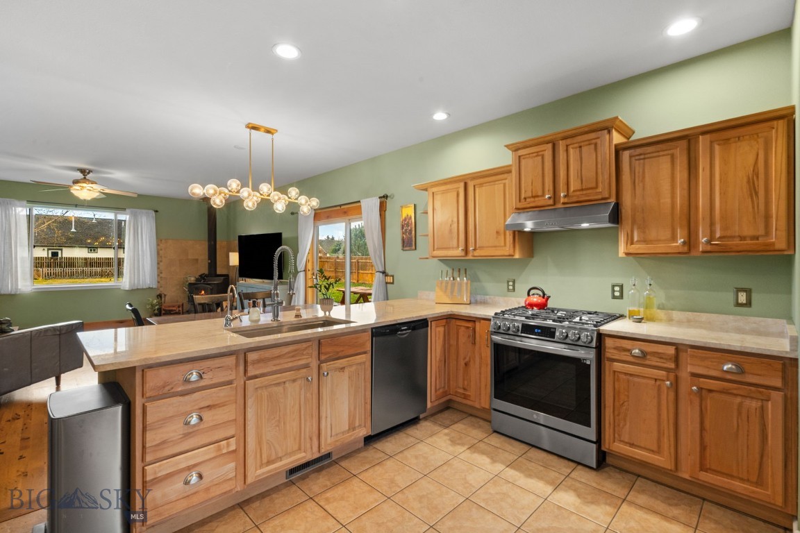 Four Dot Meadows - Residential