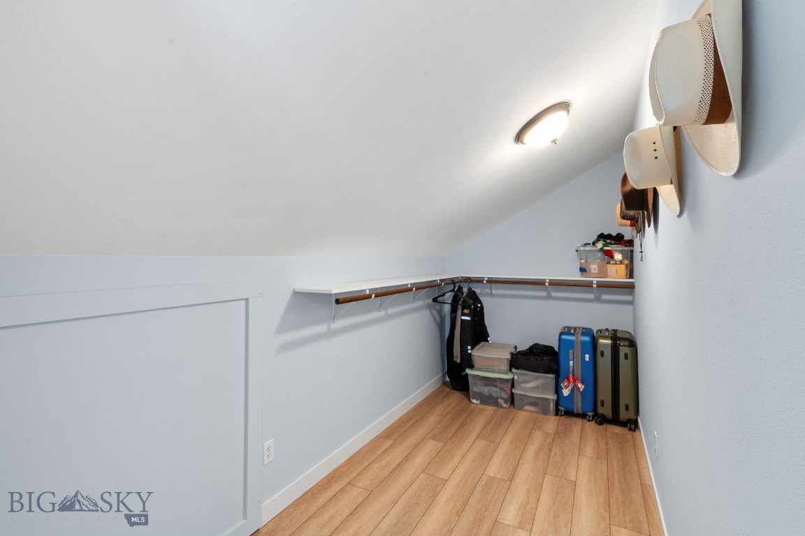 Four Dot Meadows - Residential