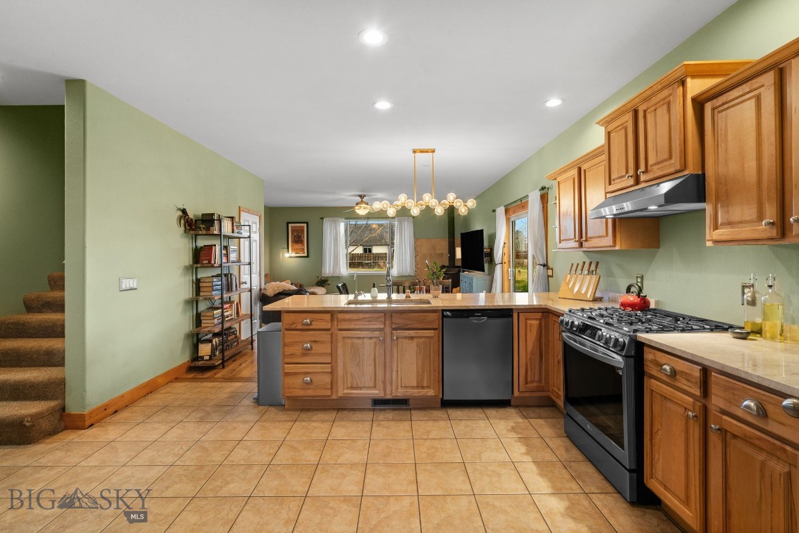 Four Dot Meadows - Residential