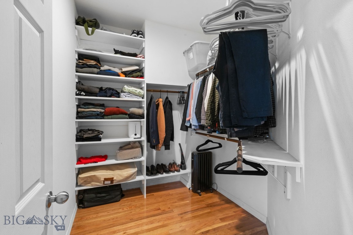 Four Dot Meadows - Residential