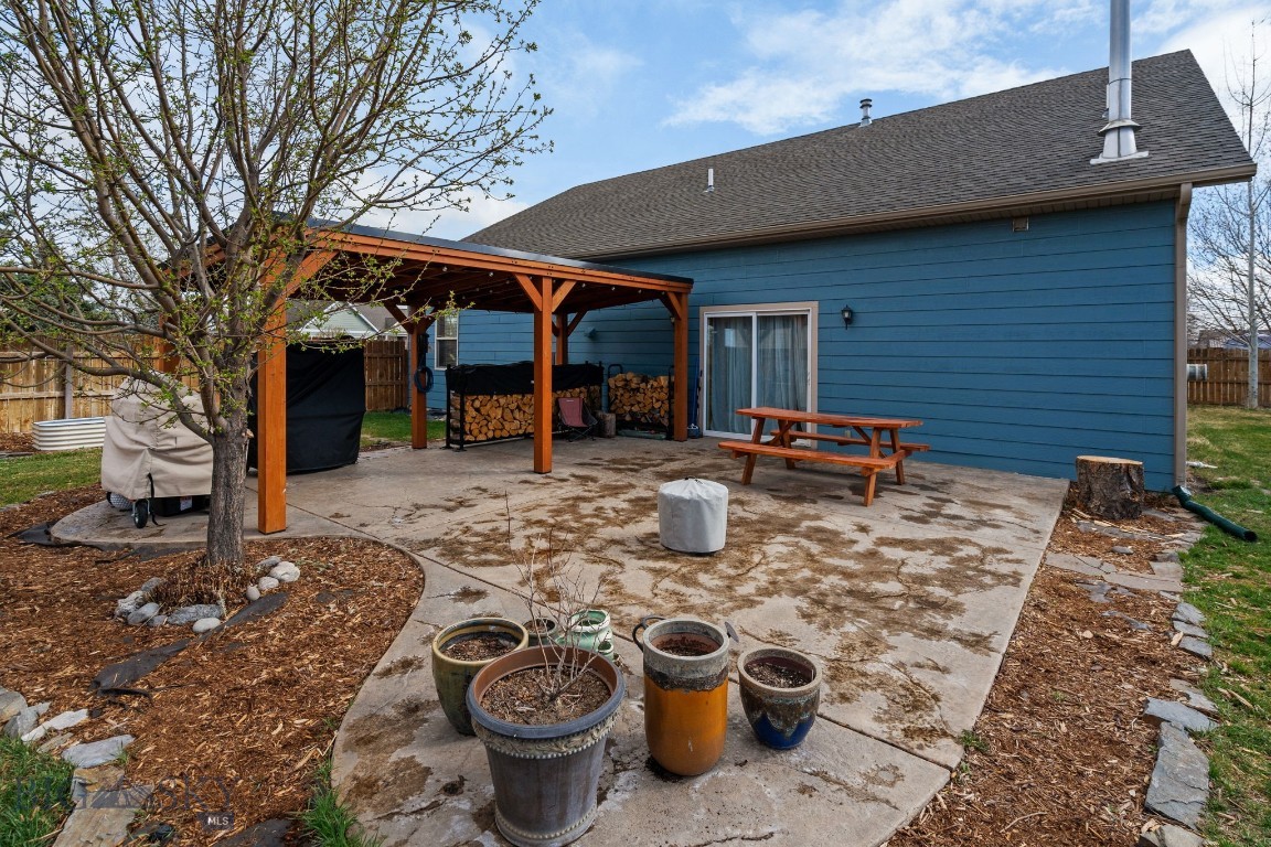 Four Dot Meadows - Residential