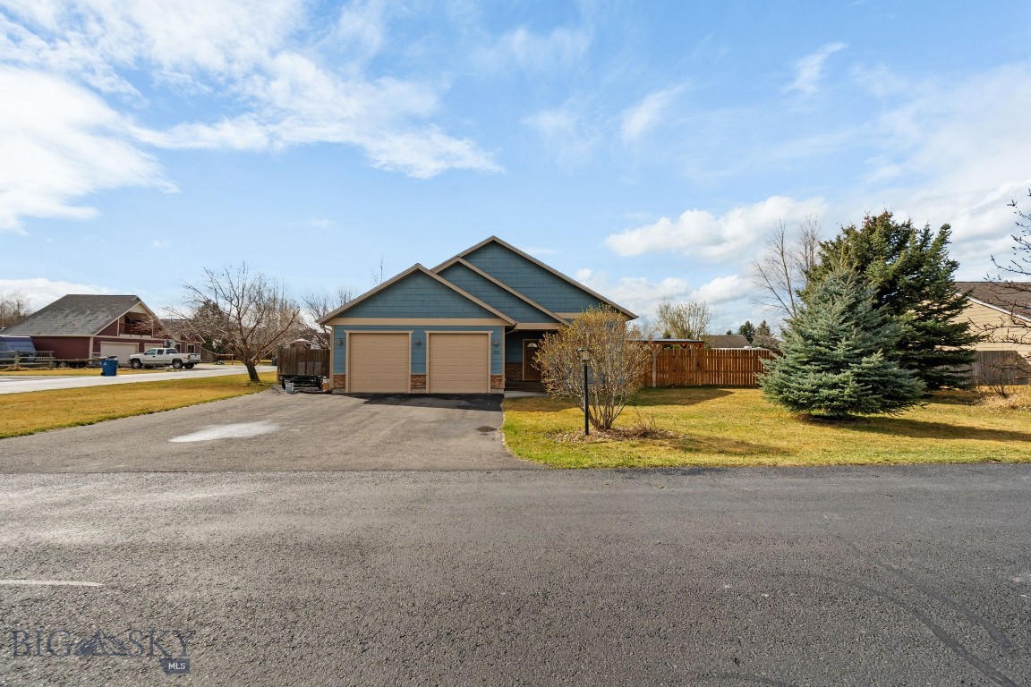 Four Dot Meadows - Residential