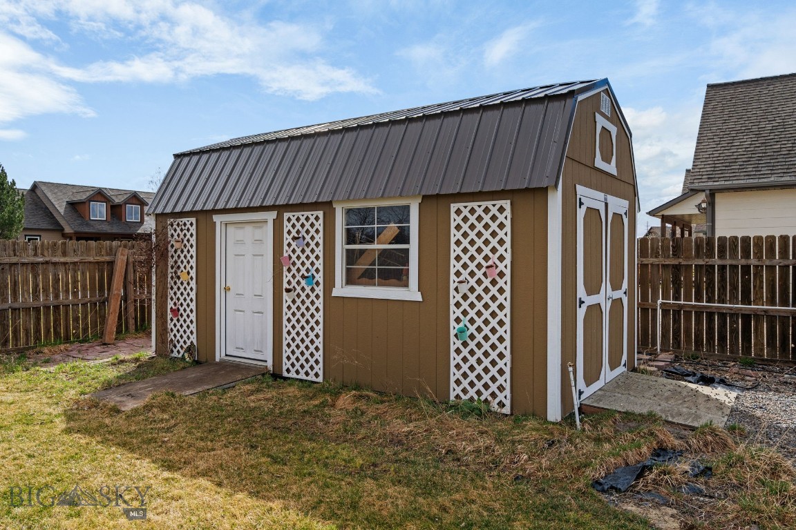 Four Dot Meadows - Residential