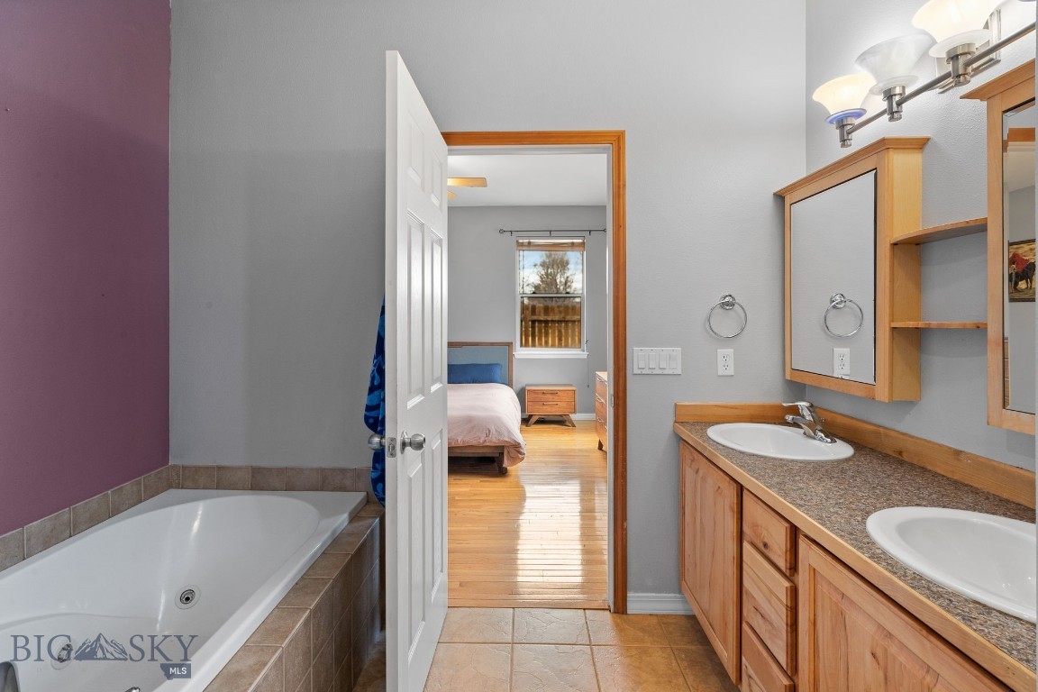 Four Dot Meadows - Residential