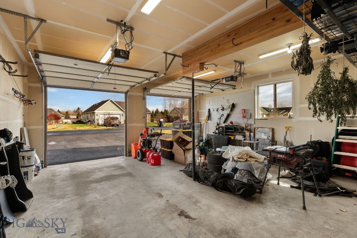 Four Dot Meadows - Residential