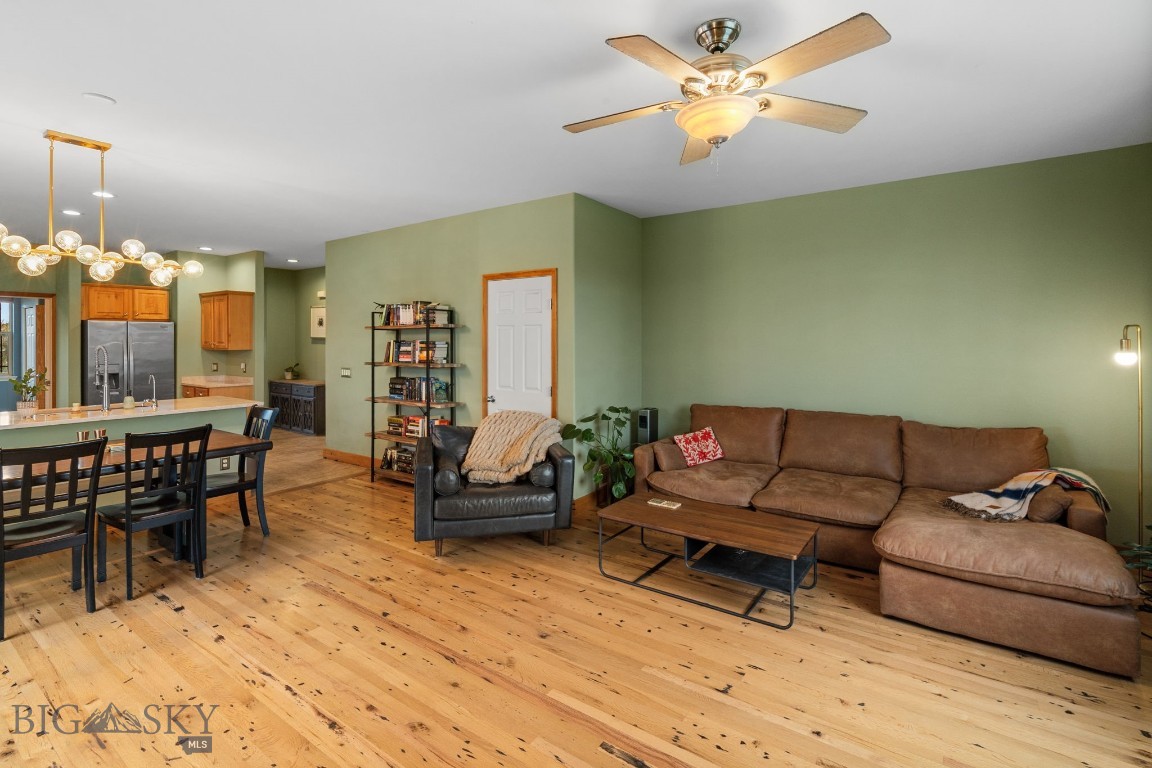 Four Dot Meadows - Residential