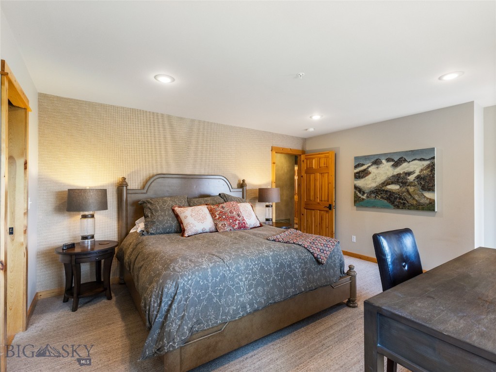 Diamond Hitch Of Ski Moonlight - Residential