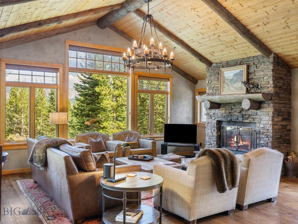 Diamond Hitch Of Ski Moonlight - Residential