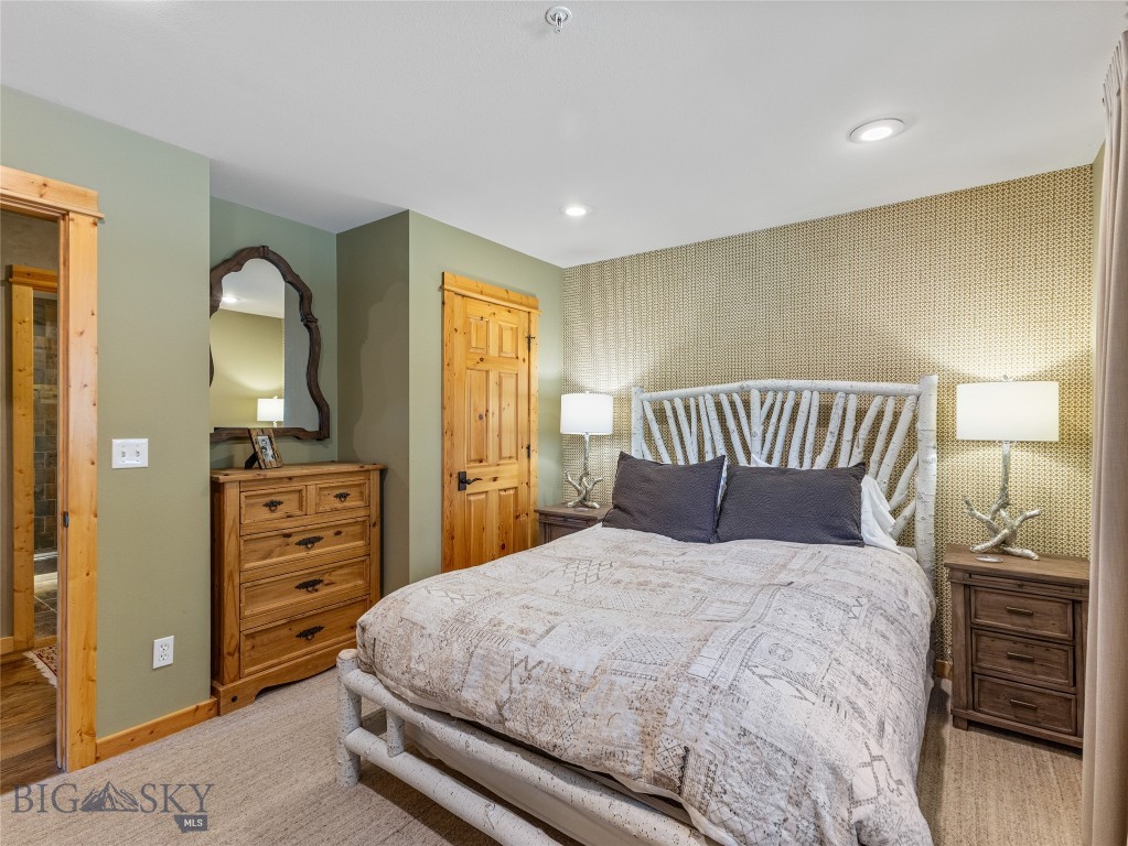 Diamond Hitch Of Ski Moonlight - Residential