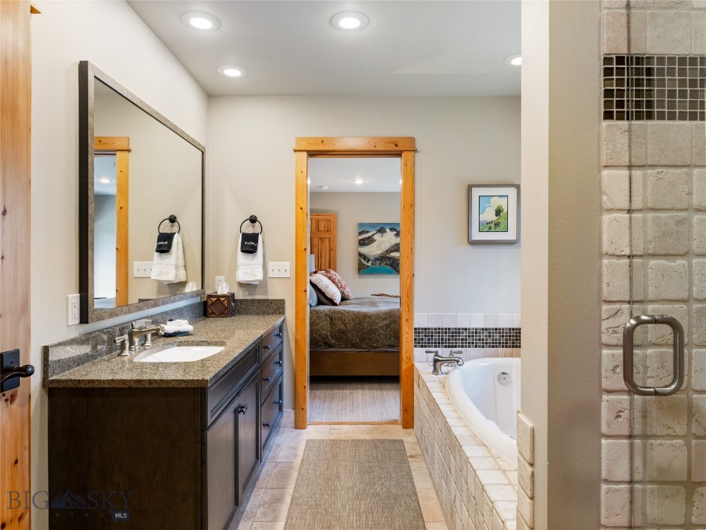 Diamond Hitch Of Ski Moonlight - Residential