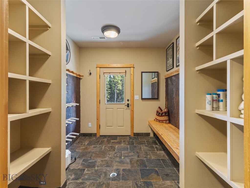 Diamond Hitch Of Ski Moonlight - Residential