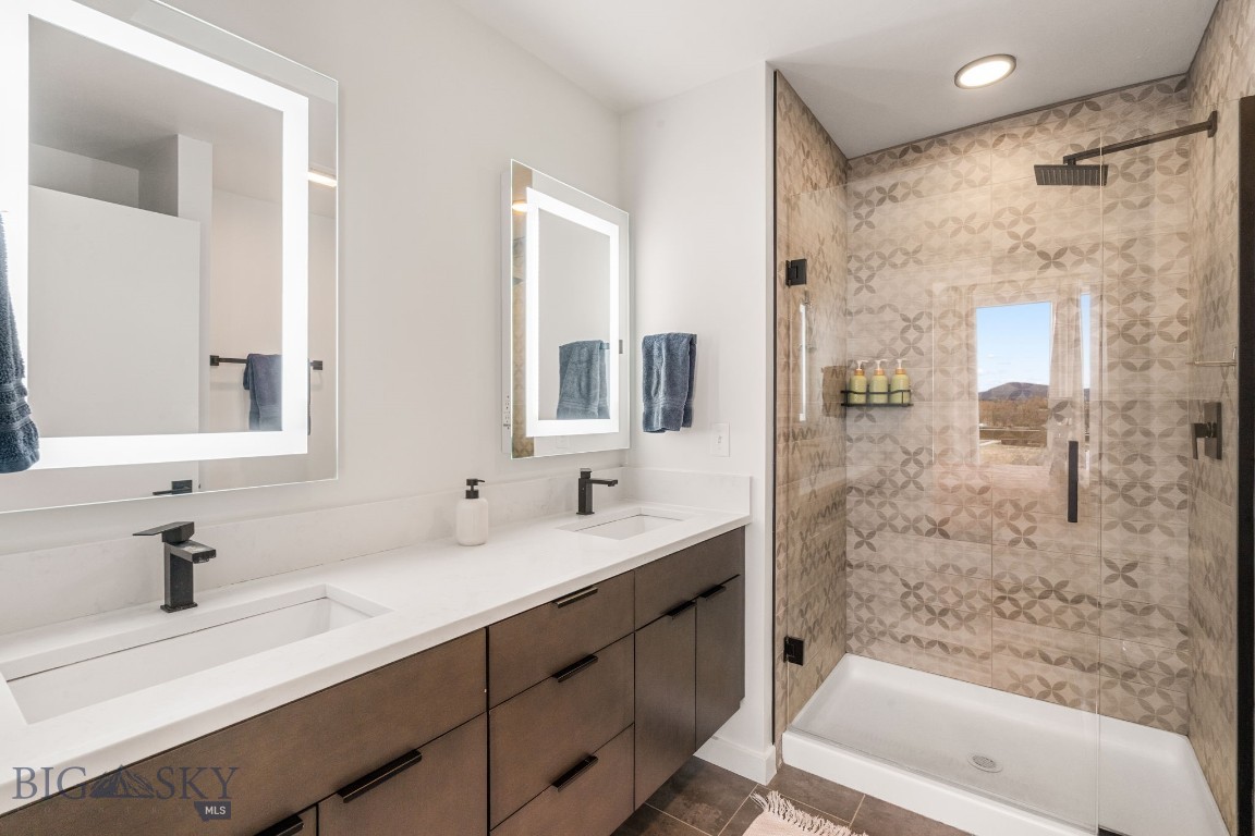 SR Block 3 Condo - Residential