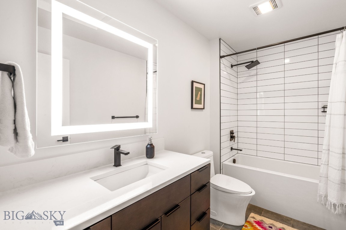 SR Block 3 Condo - Residential