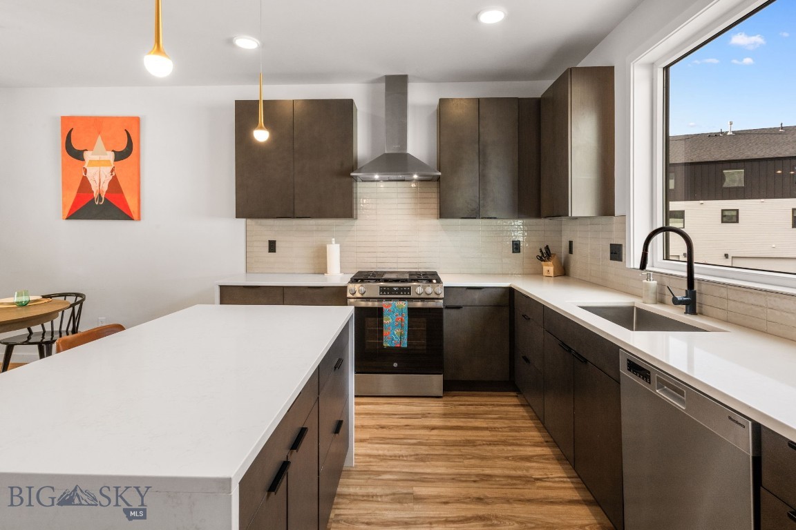 SR Block 3 Condo - Residential