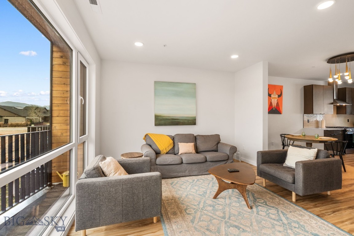 SR Block 3 Condo - Residential