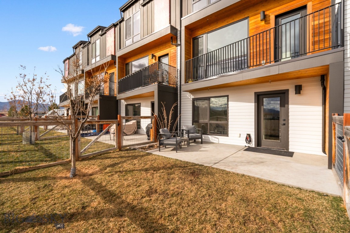 SR Block 3 Condo - Residential