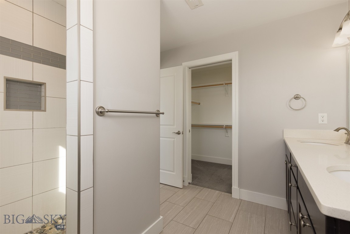 The Lakes at Valley West - Residential