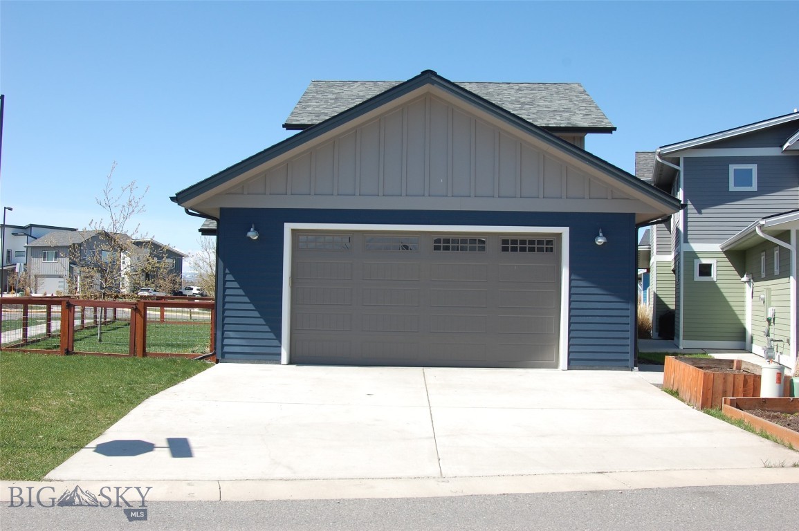 The Lakes at Valley West - Residential