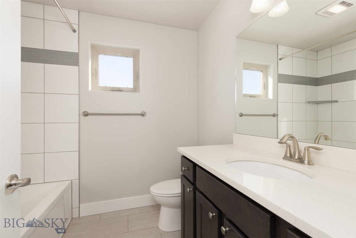 The Lakes at Valley West - Residential
