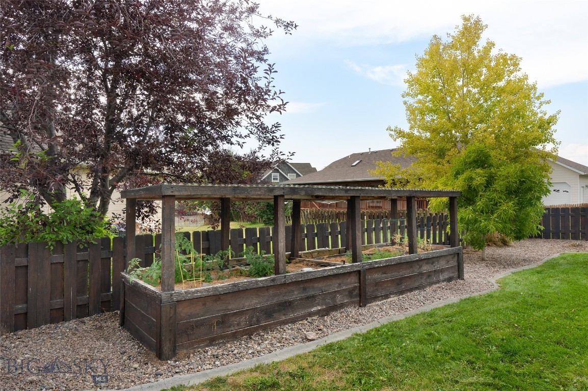 Bozeman, Montana 59718, United States, 5 Bedrooms Bedrooms, ,4 BathroomsBathrooms,Residential,Contingent,25746