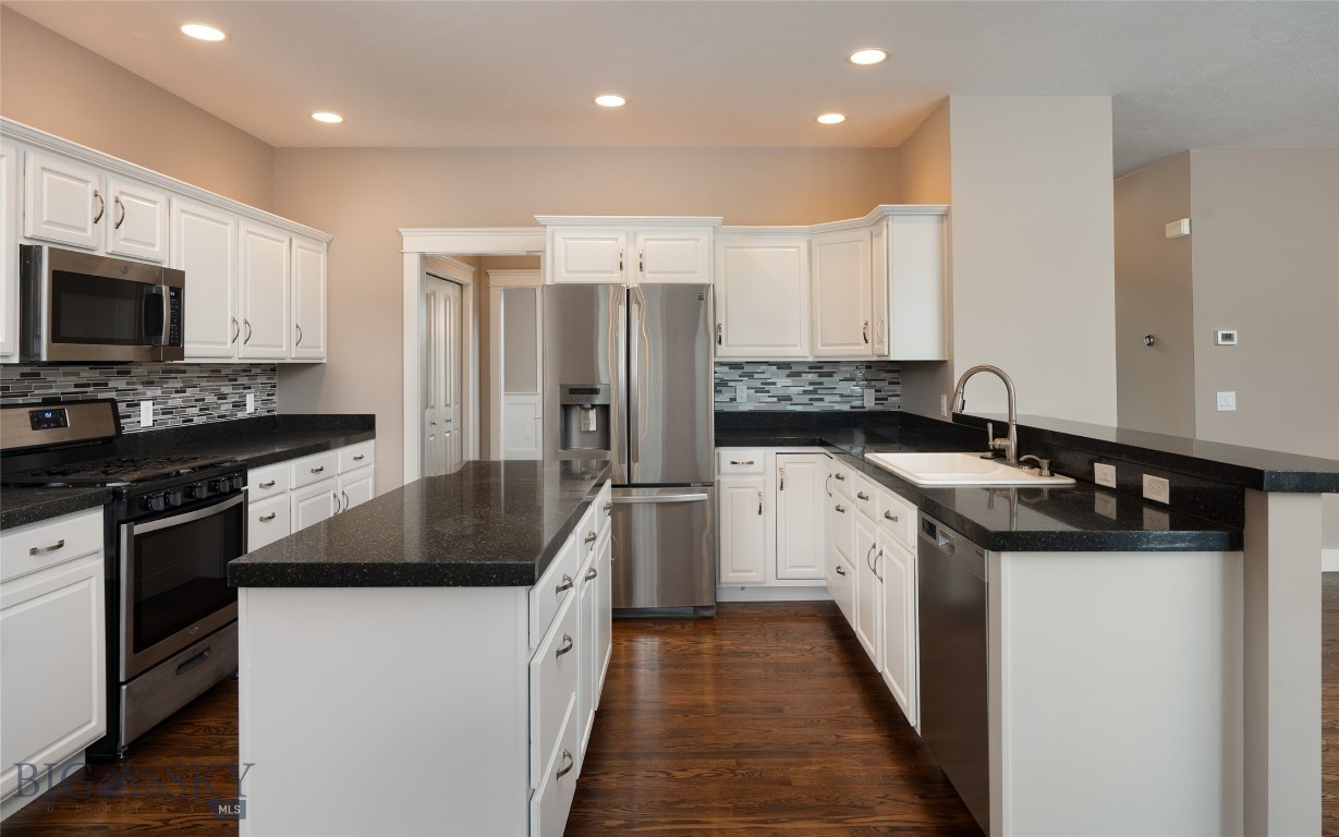 Bozeman, Montana 59718, United States, 5 Bedrooms Bedrooms, ,4 BathroomsBathrooms,Residential,Contingent,25746