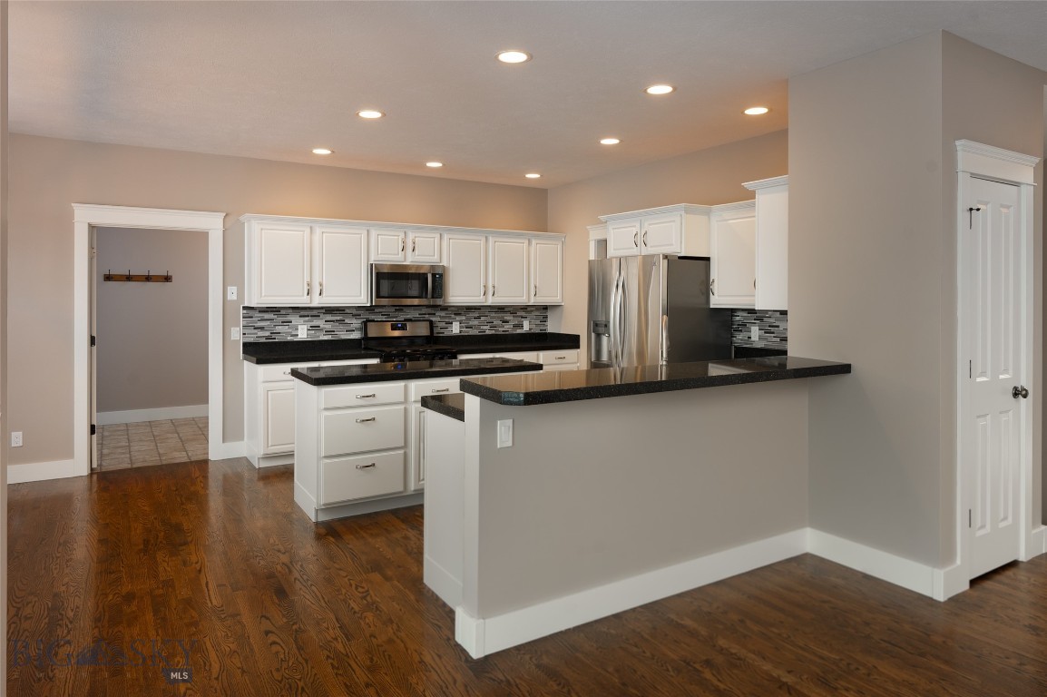 Bozeman, Montana 59718, United States, 5 Bedrooms Bedrooms, ,4 BathroomsBathrooms,Residential,Contingent,25746