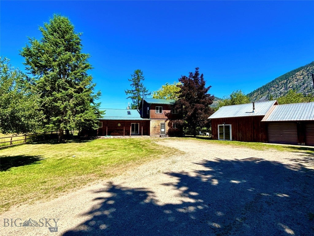 1484 River Road W