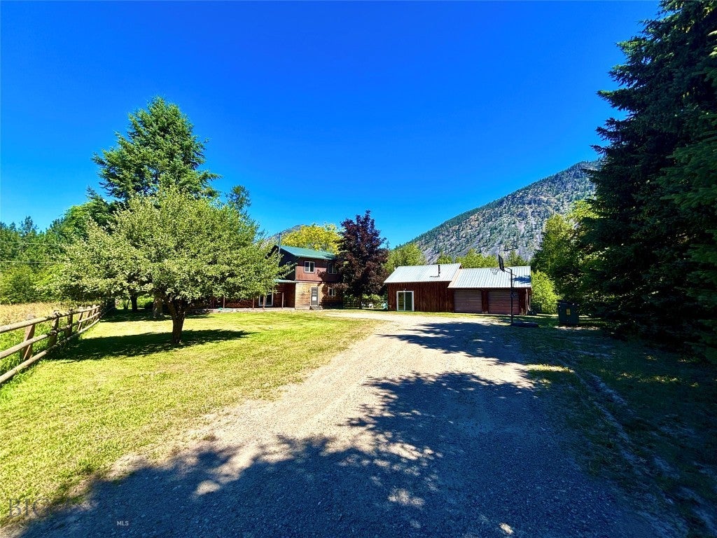 1484 River Road W