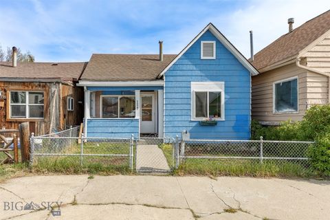 Photo of 1327 Farrell St, Butte, MT 59701 (MLS # 411436)