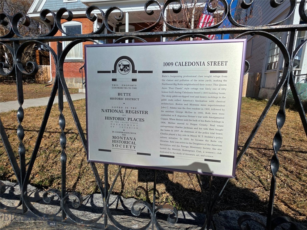 1009 Caledonia Street